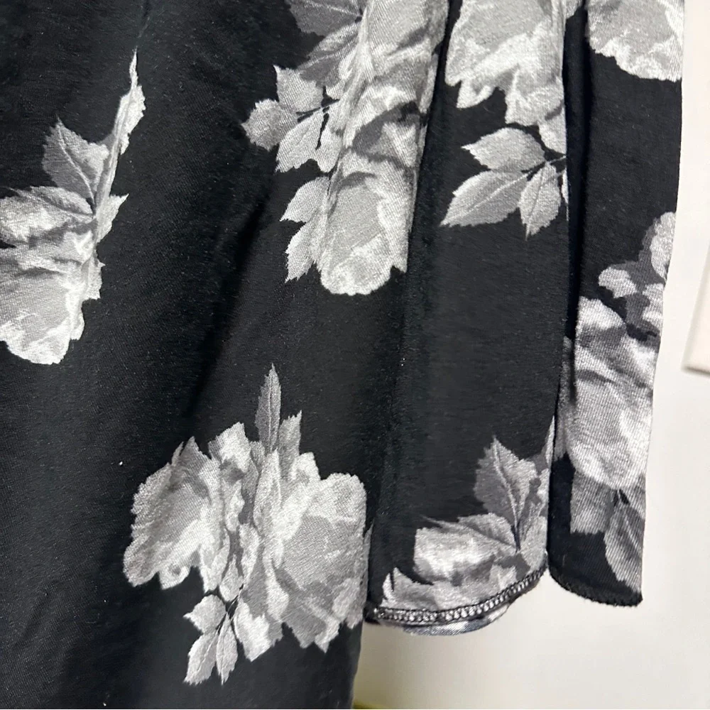 H&M Black White Floral Split Leg Maxi Skirt Women’s Size Medium Whimsigoth Fairy
